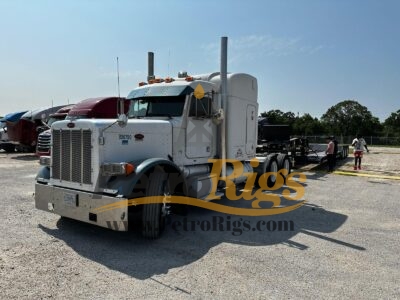 Peterbilt Winch Truck