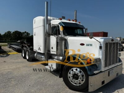 Peterbilt Winch Truck