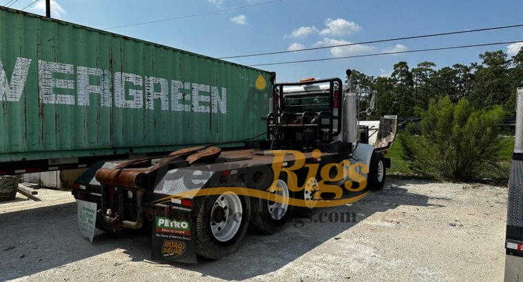 Peterbilt Winch Truck